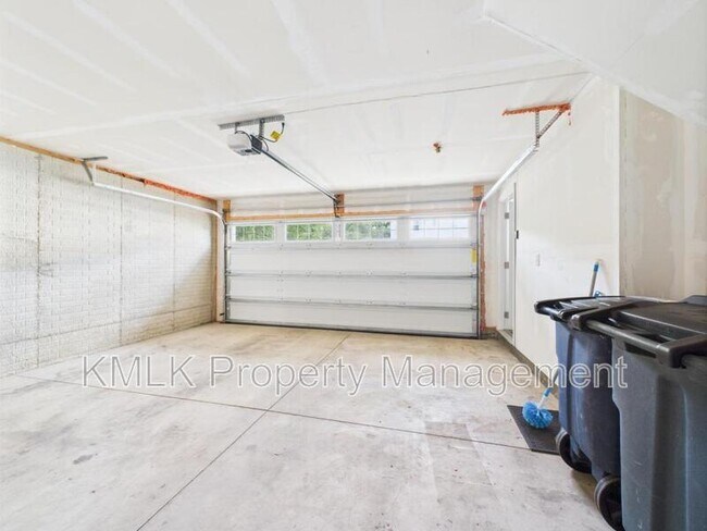 Building Photo - 844 Buckeye Dr