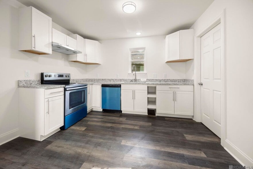 Building Photo - 38254 Shelby Dr