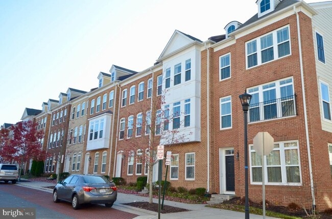 Building Photo - 3053 Waterloo Ln