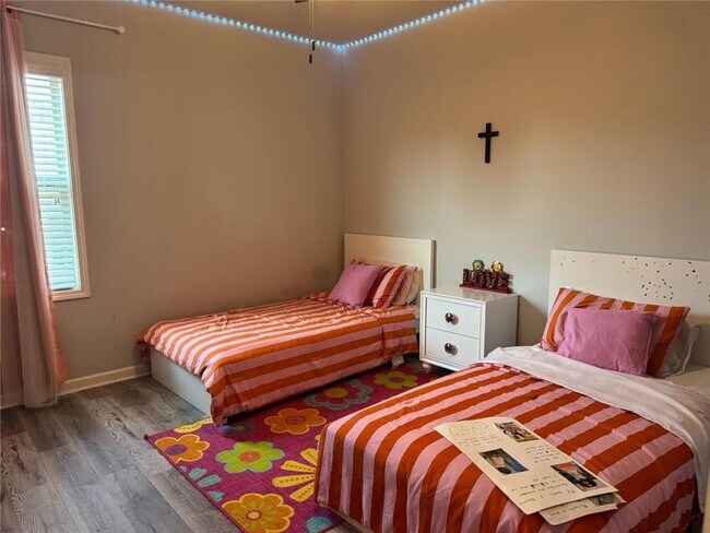 Building Photo - 126 Cottontail Ln