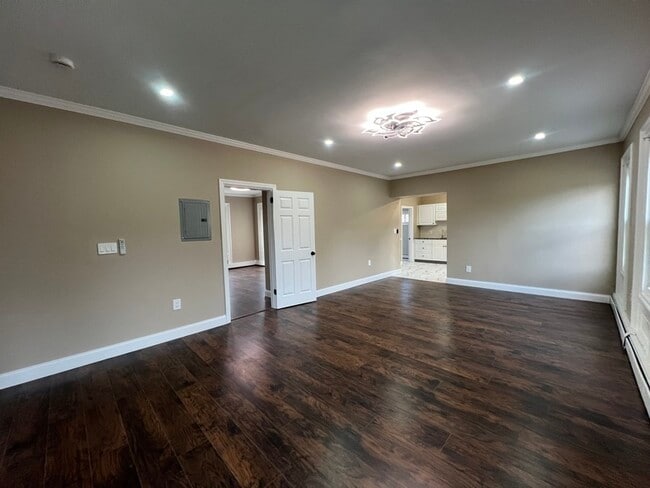 Building Photo - 380 Wilson Rd