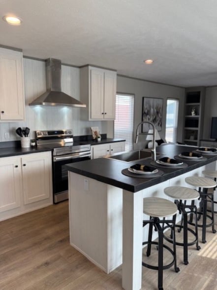 Building Photo - 15953 S Flores Rd