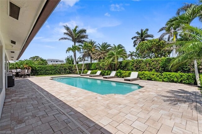 Building Photo - 4222 Crayton Rd