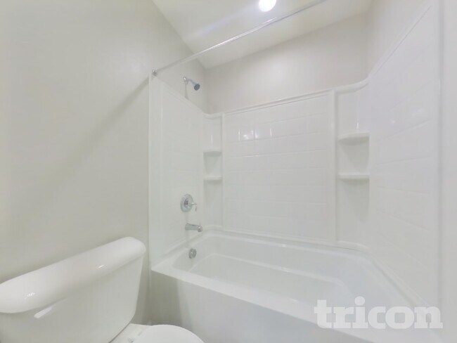 Building Photo - 8632 E Posada Ave