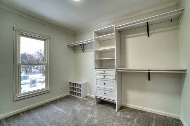 Building Photo - 1702 Lake St