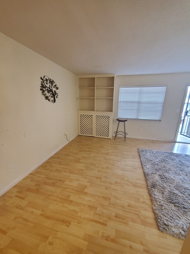 Building Photo - 1157 14th Ave S