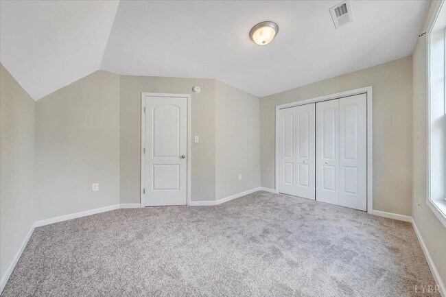 Building Photo - 109 Red Maple Ct