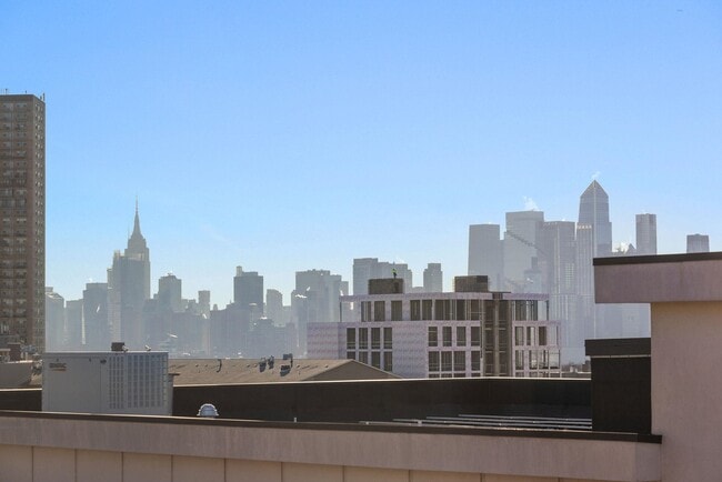 Building Photo - 6200 Hudson Ave