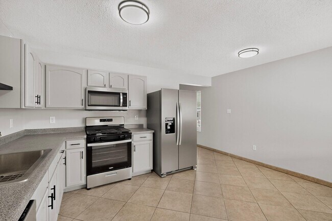 Building Photo - 5748 Pinon Flats Rd NW