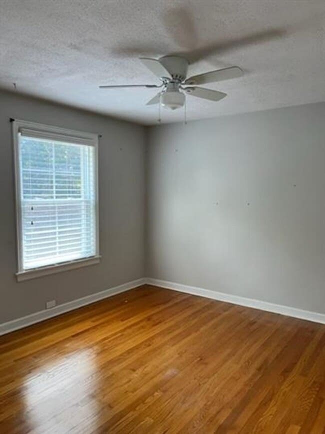 Building Photo - Forest Park Townhouse