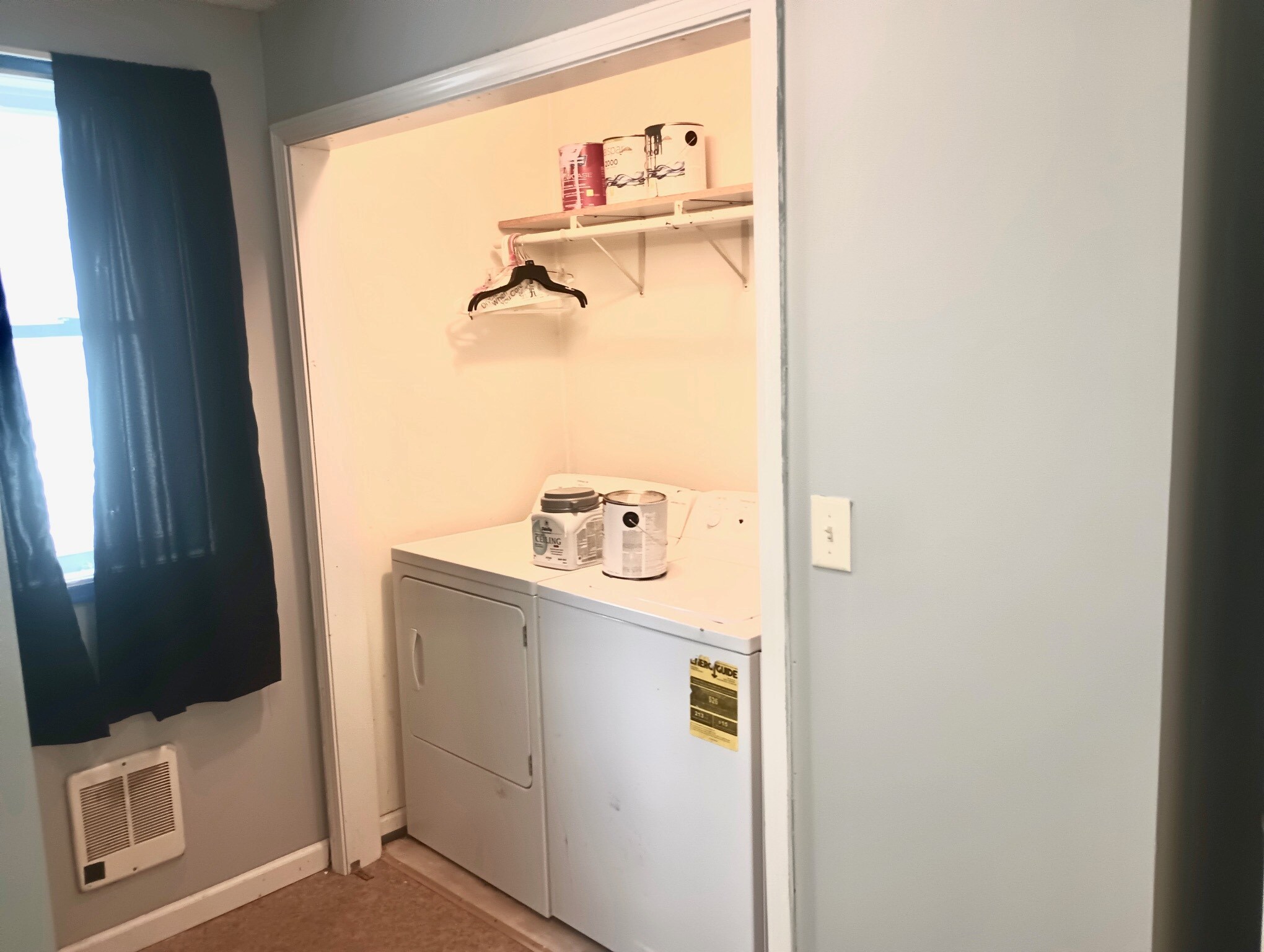 Building Photo - 227 S Main St