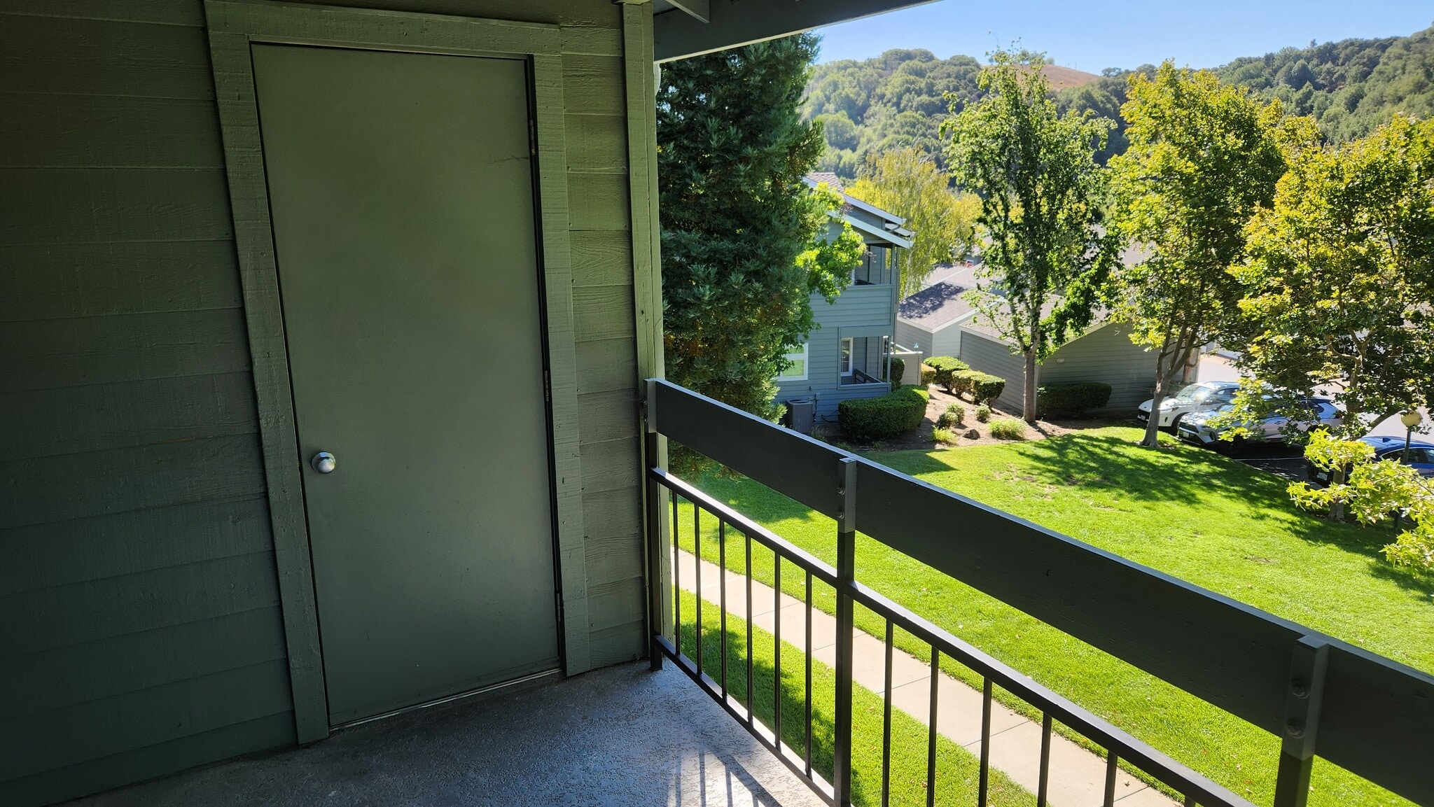Building Photo - 8170 Mountain View Dr