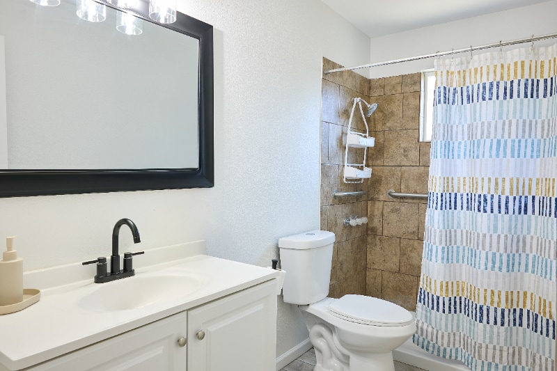 Building Photo - 1630 E 12th St