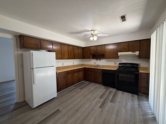 Building Photo - 5305 Century Dr