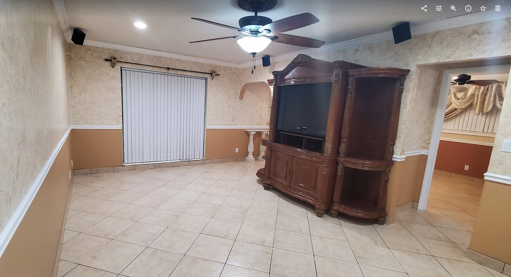 Building Photo - 2076 E Bond Dr