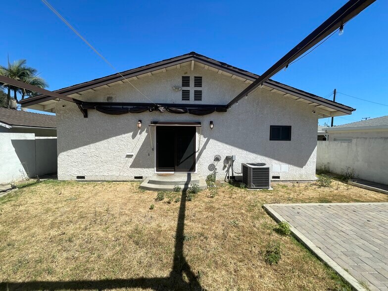 Building Photo - 5219 N Muscatel Ave