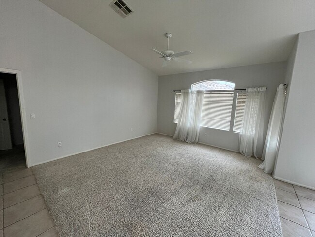 Building Photo - Lovely Gated Townhome Single Story Community.