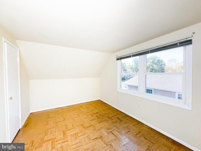 Building Photo - 3418 Medina Ln