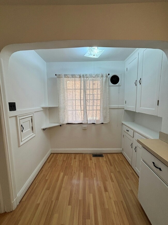 Building Photo - 21440 Lathrup St