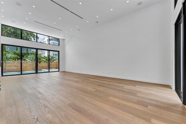 Building Photo - 630 NE 82nd St