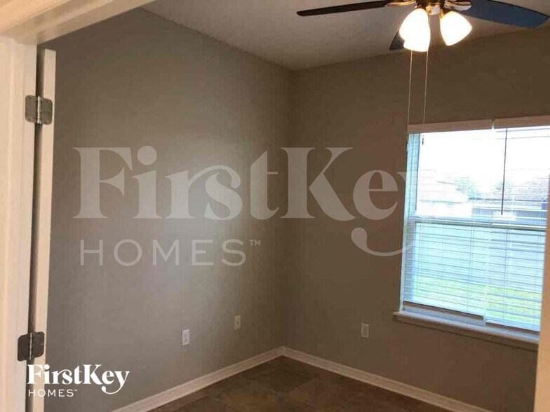 Building Photo - 1124 Berkley Ridge Ln