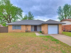 Building Photo - 612 W Linden Dr