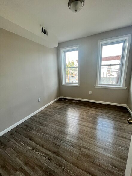 488 Kennedy Blvd 5 - 489 Kennedy Blvd