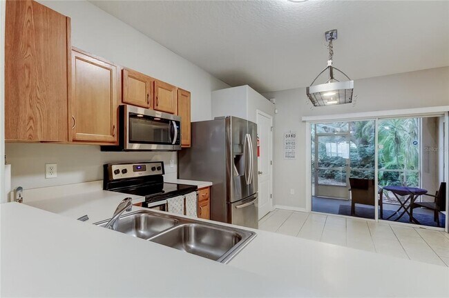 Building Photo - 1138 Hillhurst Dr