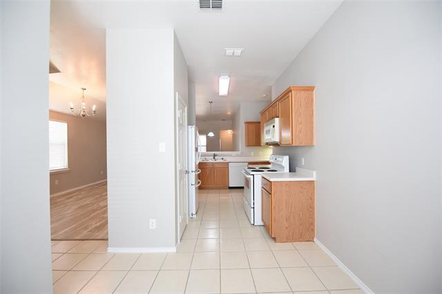 Building Photo - 421 Stanley Falls Dr