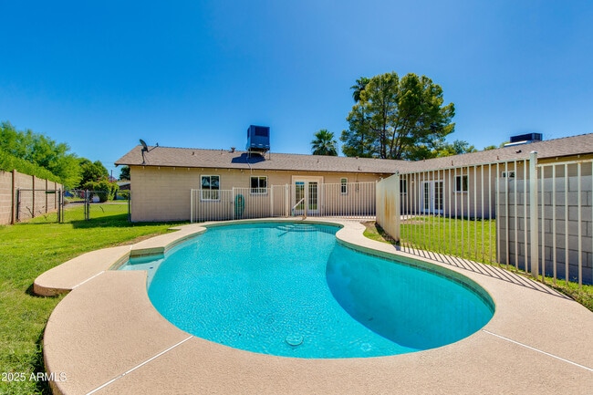 Building Photo - 4808 N 29th Pl