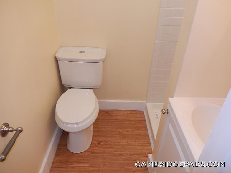 Building Photo - 5-7 Blake St.