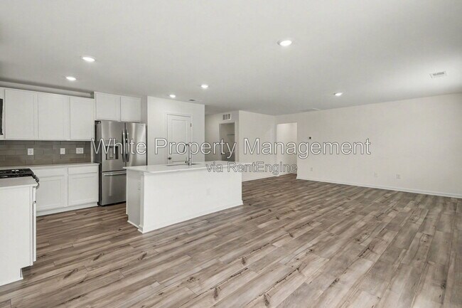 Building Photo - 313 W 18th St