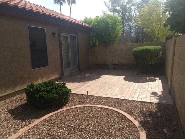 Building Photo - 2225 E Forge Ave