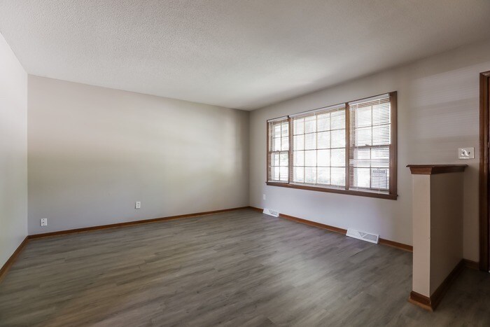 Building Photo - 1223 E 25th St S