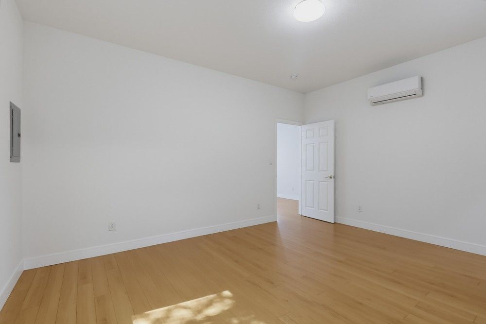 Building Photo - 416 Sinclair Ave