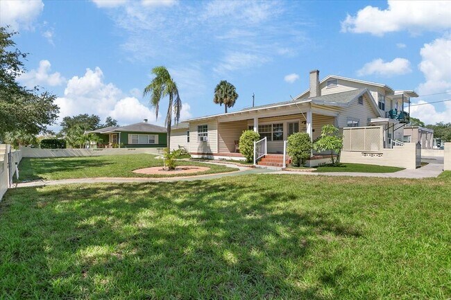 Building Photo - 3801 1st Ave S