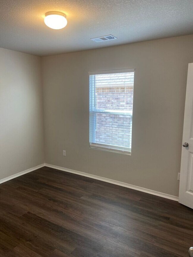 Building Photo - *MARCH MADNESS SPECIAL* BRAND NEW Three Be...