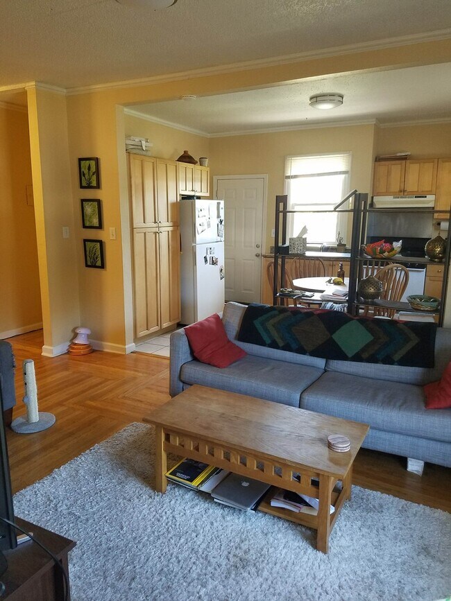 Building Photo - 817 52nd St