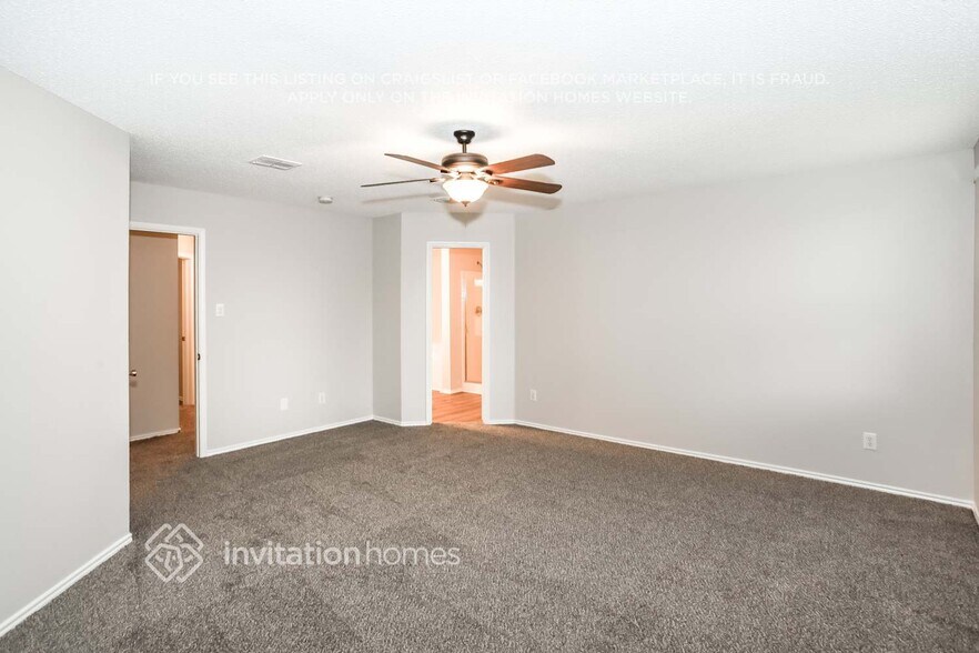 Building Photo - 1829 Lariat Dr