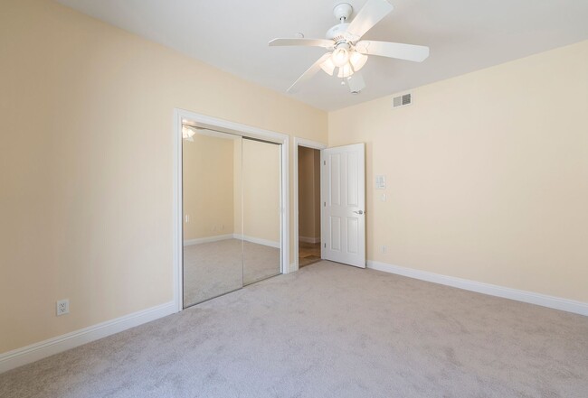 Building Photo - 2213 Carnegie Ln
