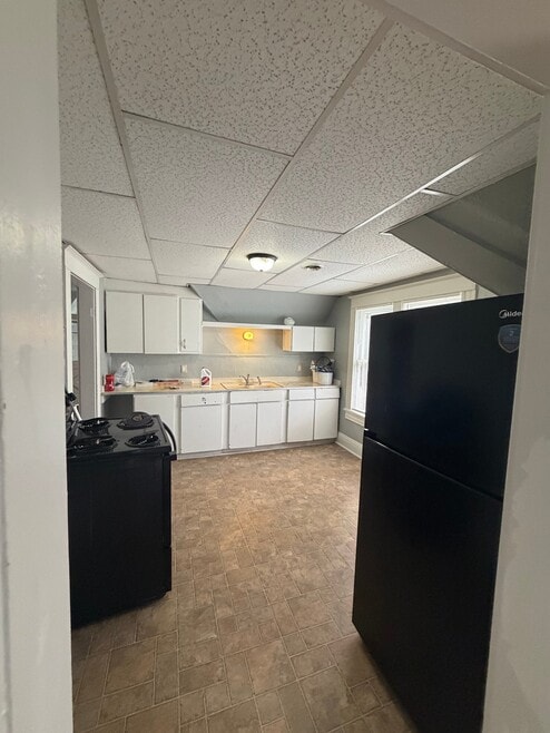 Building Photo - 616 W 6th St