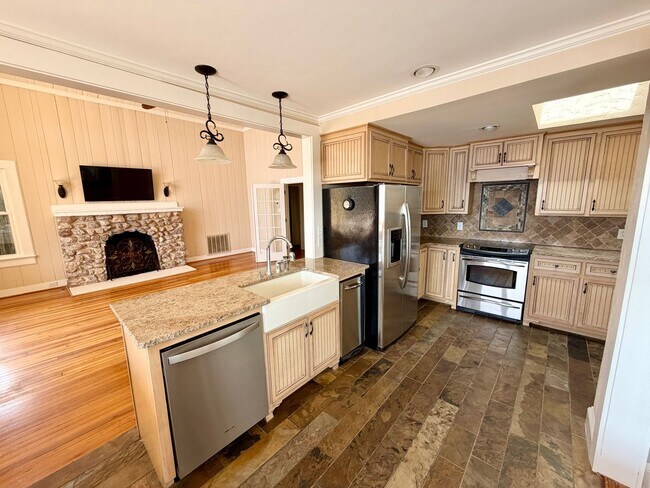 Building Photo - Lake Murray - Irmo - Offering Self Guided Tour with RENTLY!