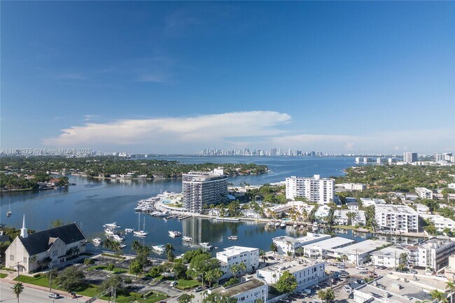 Building Photo - 580 72nd St