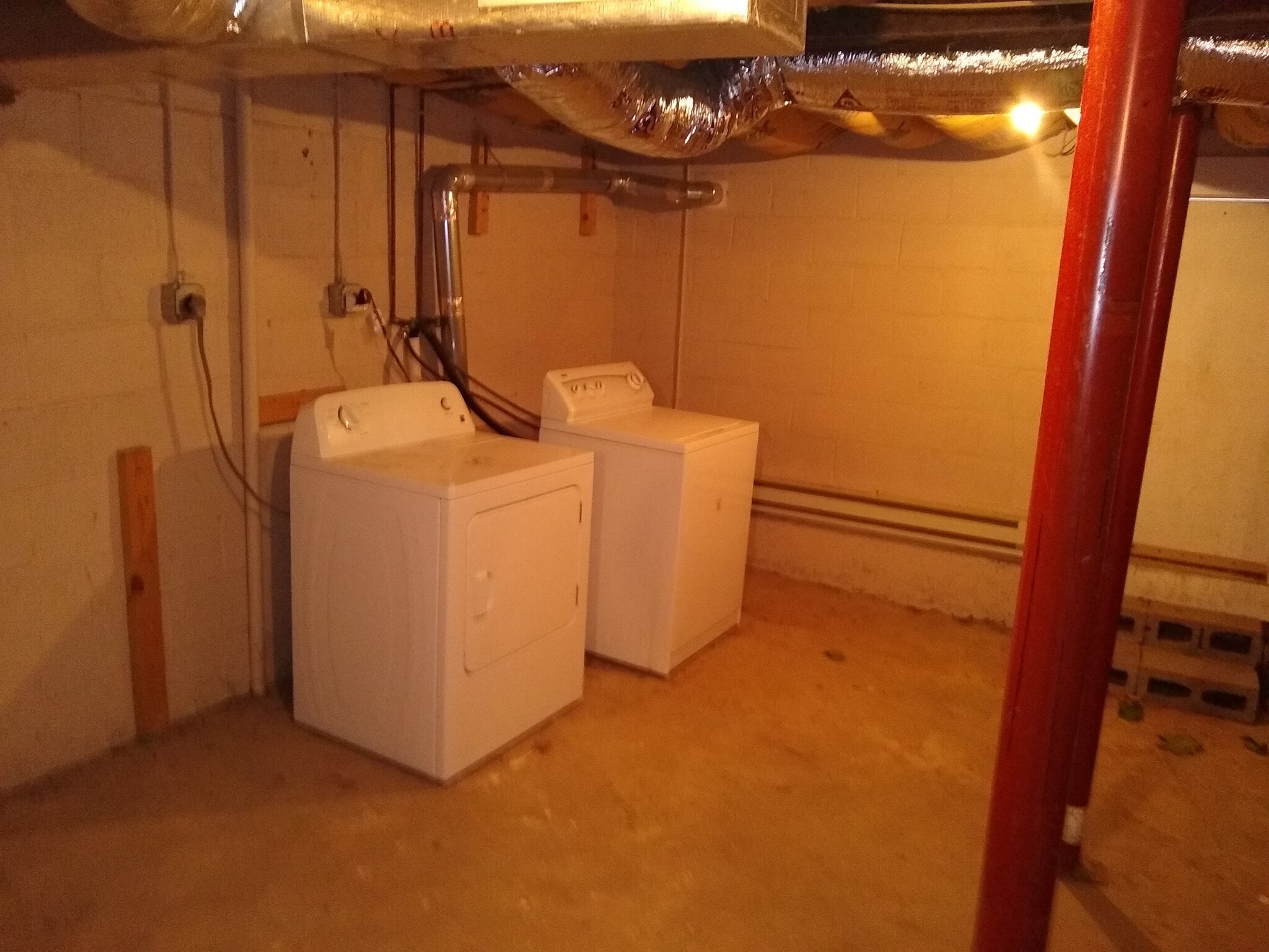 Laundry Room - 1728 Washington St E
