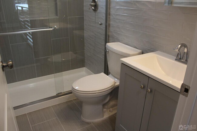 Building Photo - 147 Clinton St