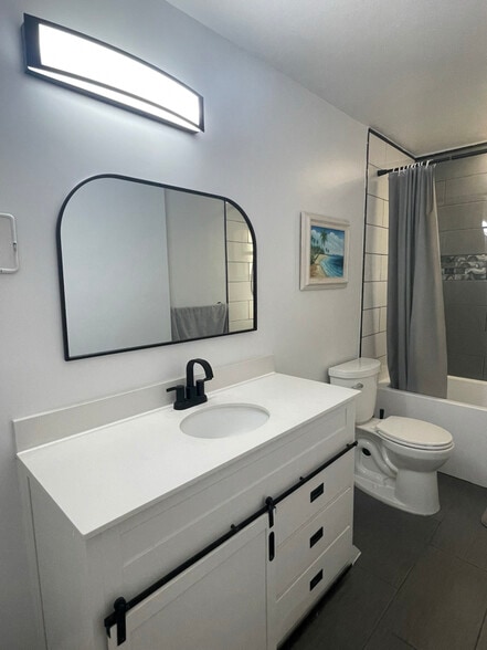 Building Photo - 3115 Marshall Dr