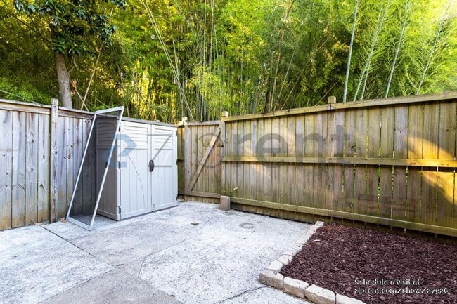 Building Photo - 100 Biscayne Dr NW