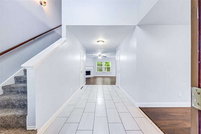 Building Photo - 28507 Chateau Springs Ct