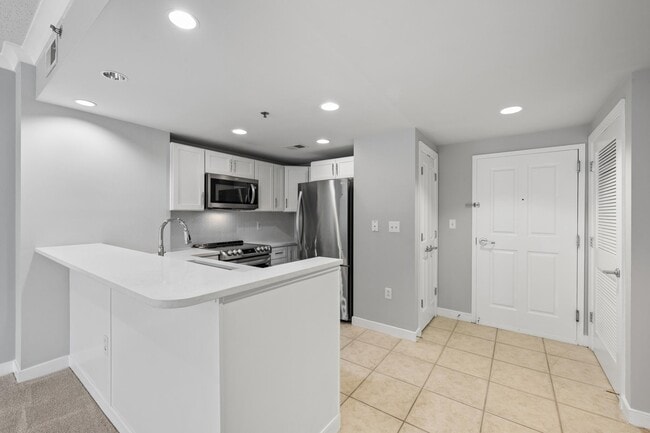Building Photo - 777 7th St NW