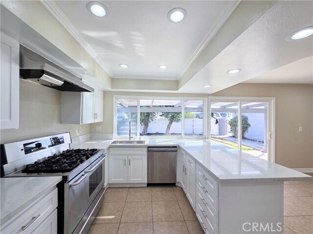 Building Photo - 926 E Bastanchury Rd